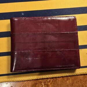 Samjin EEL LEATHER OXBLOOD WALLET BIFOLD 4 1/4" x 3 1/4"
